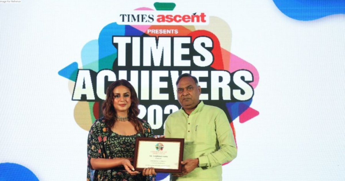 Virjibhai Gada, Heading Sarees & Bridal Wear Brand ' PAANERI ', Was Awarded Times Achiever Award 2022